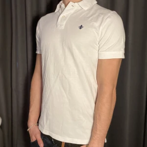 Morris Piké  - Tjena! Säljer nu en Morris piké | Fantastiskt skick överlag men har ett fåtal miniatyrhål i armhålan, inget som syns eller påverkar. Det är bara att fråga om bild | Nypris 1000kr | Mitt pris 199