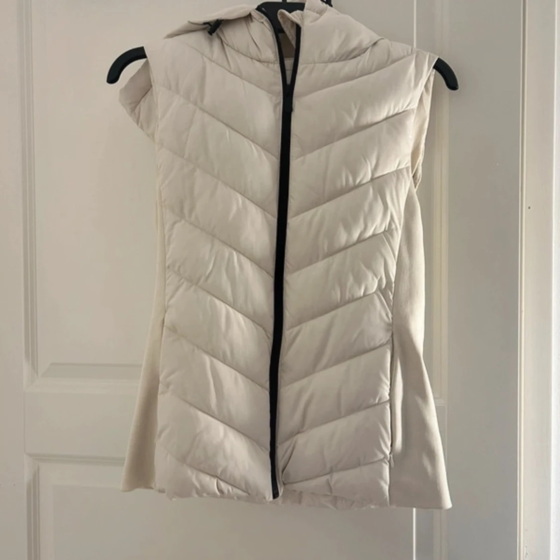 Figursydd Zara Väst - 1