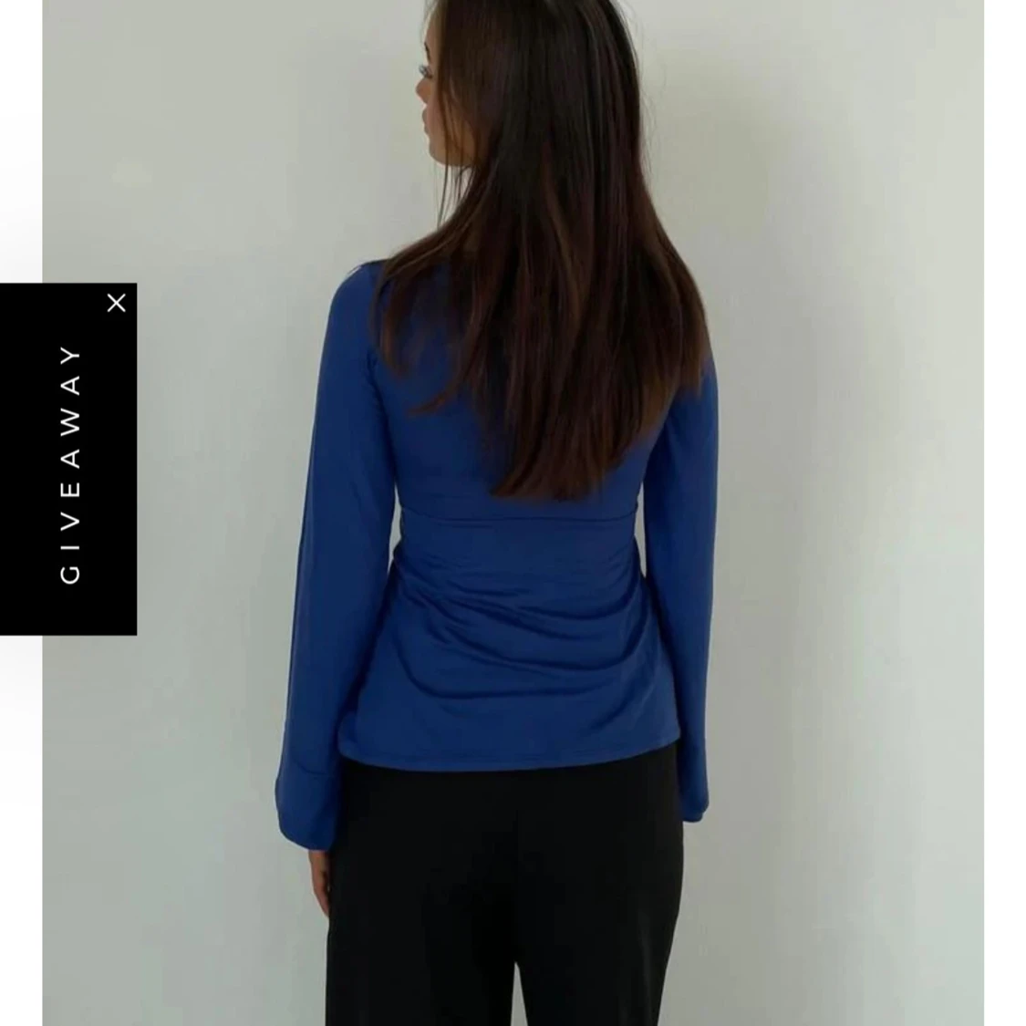 Design by si- Blå långärmad omlottopp med knyt - 2