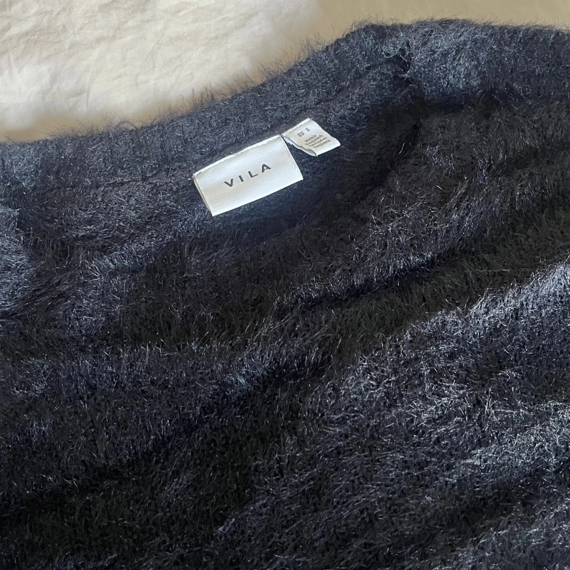 Svartvit stickad tröja från VILA - 1