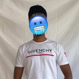 Philipp Plein mössa one size - Helt ny. Fin replika med grym kvalitet. One size. Pris: 499kr. Först till kvarn. Skickas direkt inom 24h