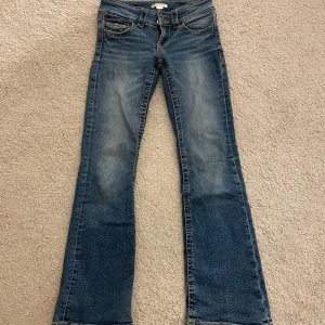 Gina tricot jeans  - Gina tricot jeans storlek 146 - 152.  Jättesnygga och sitter perfekt 