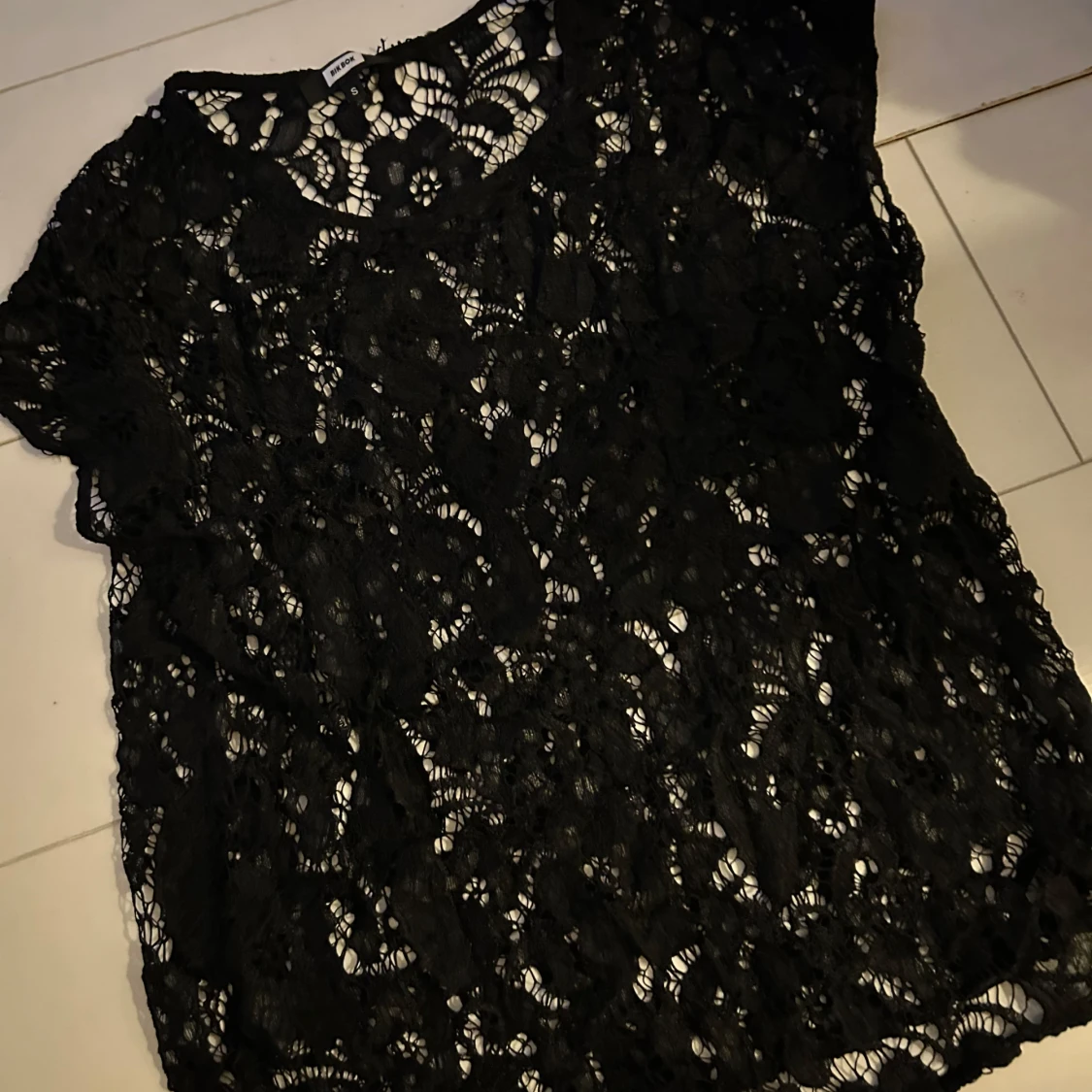 Svart spetsblus från Bik Bok - 4