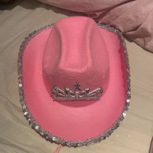 Rosa cowboyhatt med paljetter - Pris kan diskuteras vid snabbköp, i bra skick!