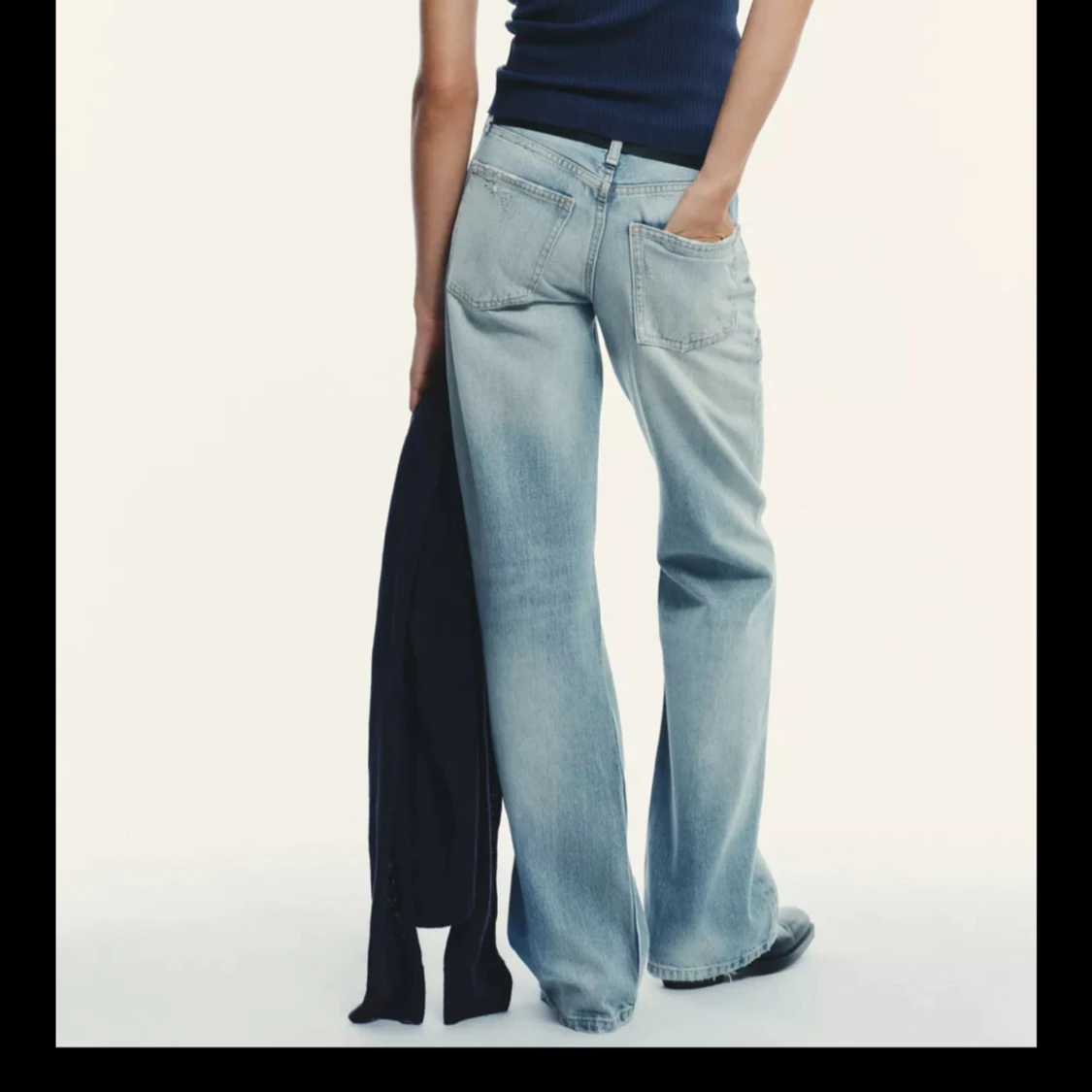 Ljusblå wide jeans med slitningar - 2