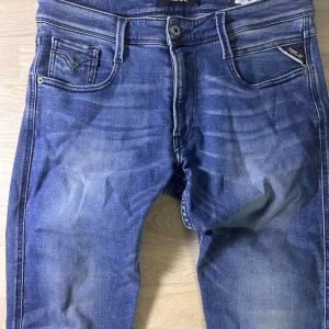 Replay anbass slim fit - Mycket fint skick | Size 32/32  | fraktar spårbart inom 24 timmar |  för att köpa klicka ” köp nu” | vid frågor skriv ett meddelande |