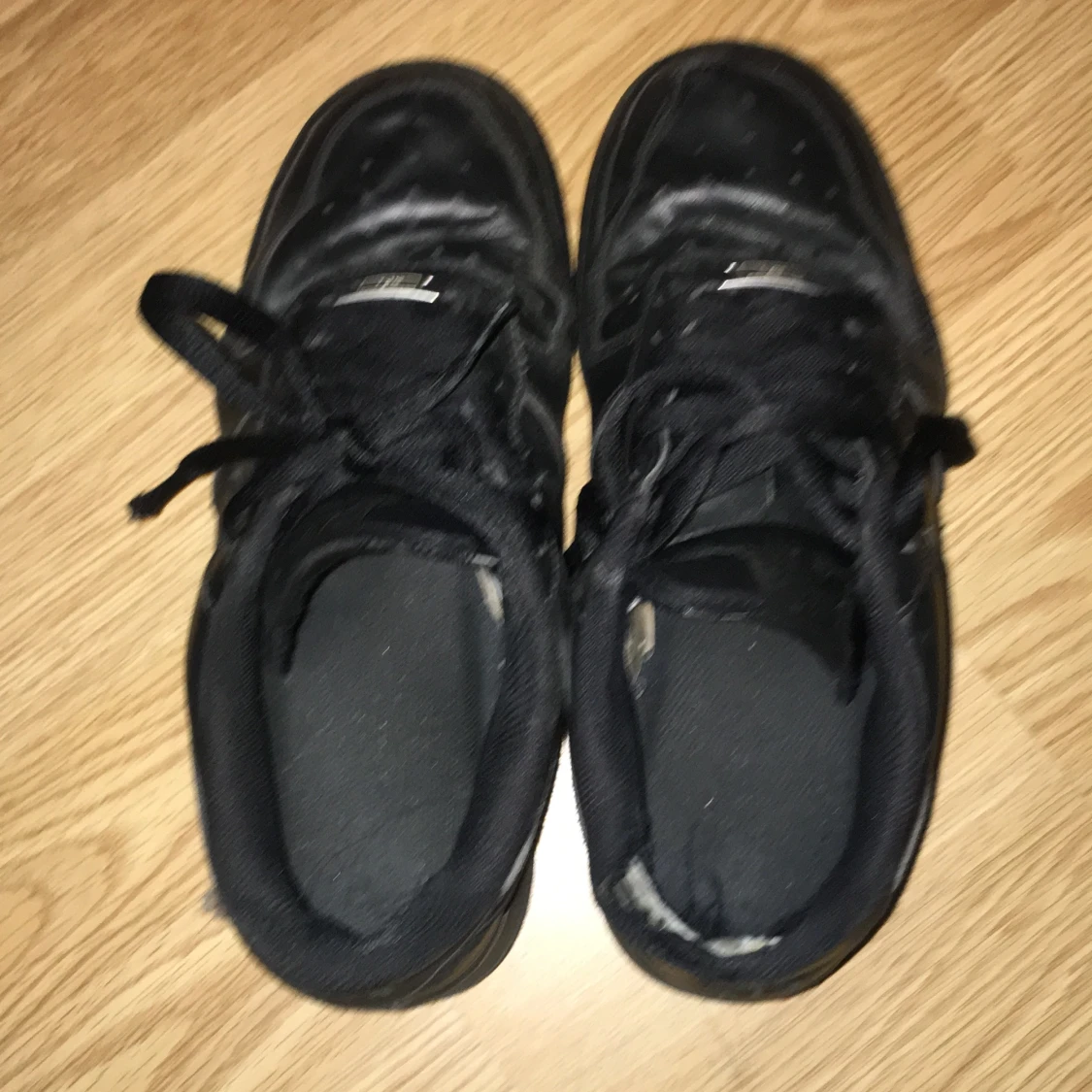 Svarta Nike Air Force 1 sneakers