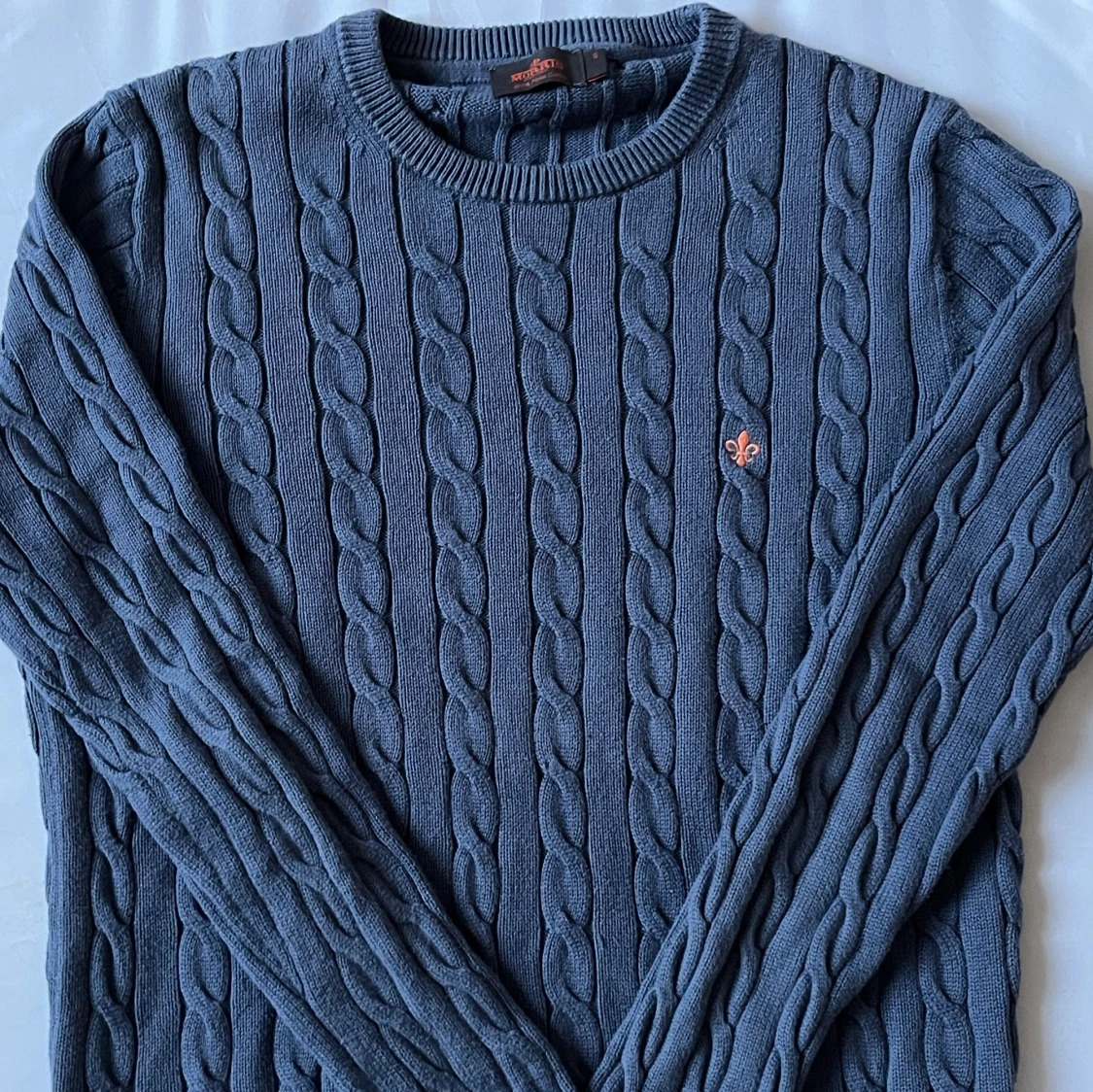 Blå kabelstickad tröja från Morris - 1