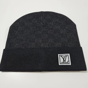 L mössa svart - Helt ny