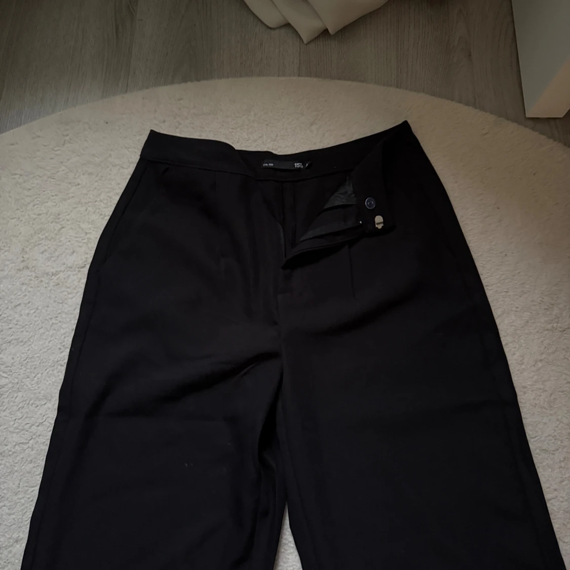 Svarta kostymbyxor - 1