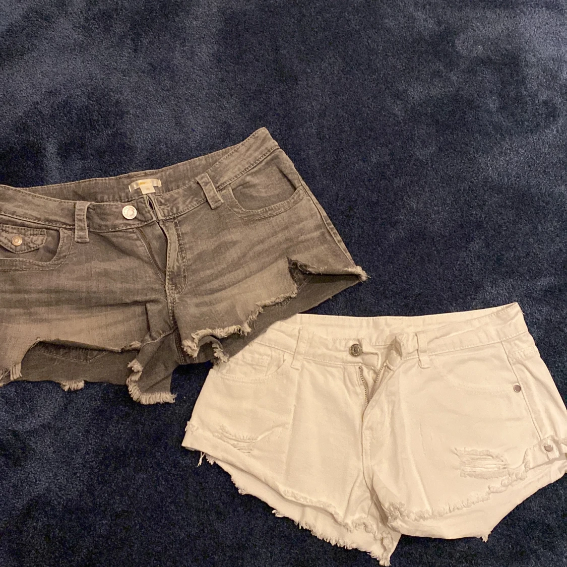 Grå jeansshorts från Gina Tricot