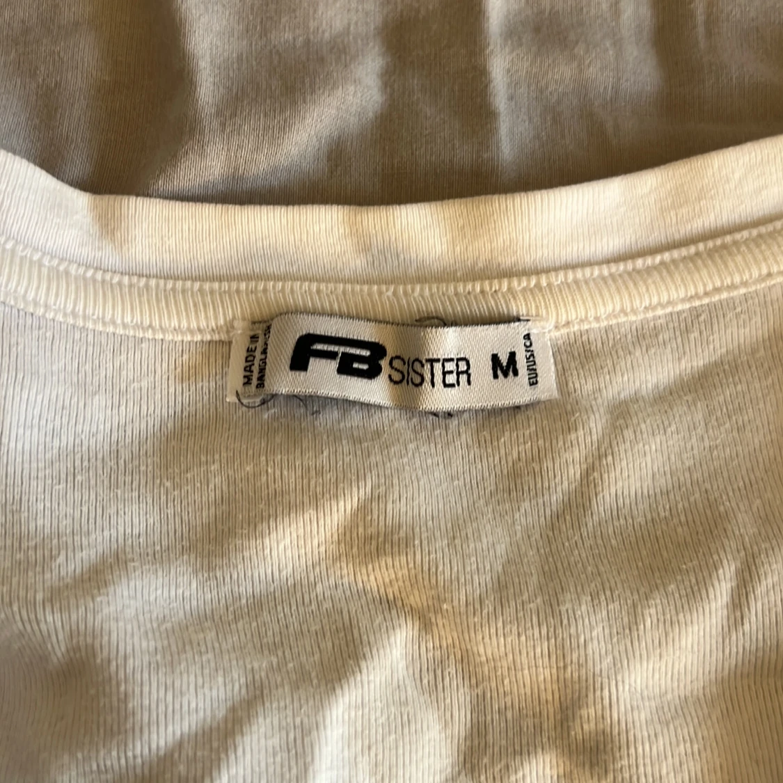 Vit croppad t-shirt från FB Sister/ New Yorker - 3