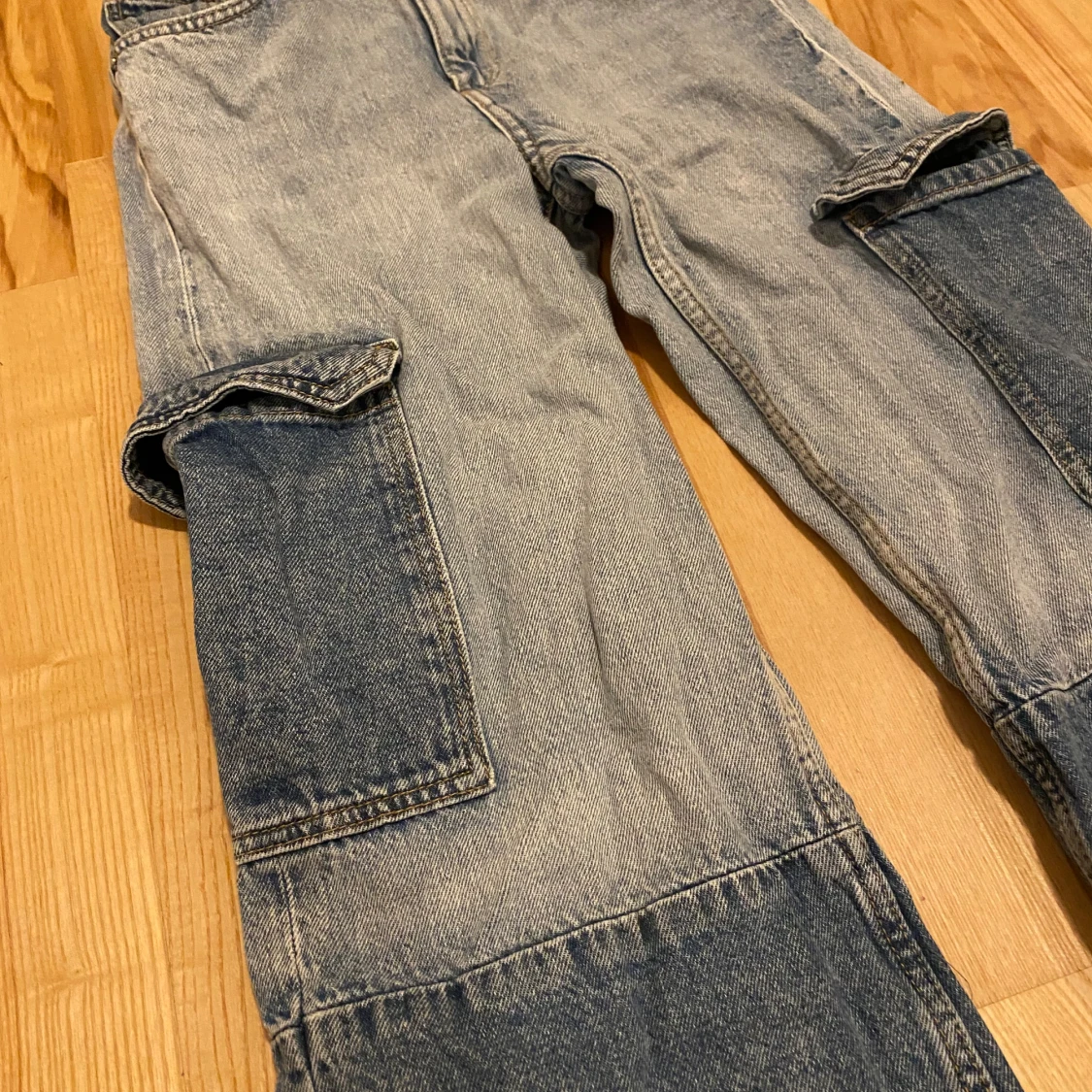 H&M blåa jeans, storlek 146 - 1