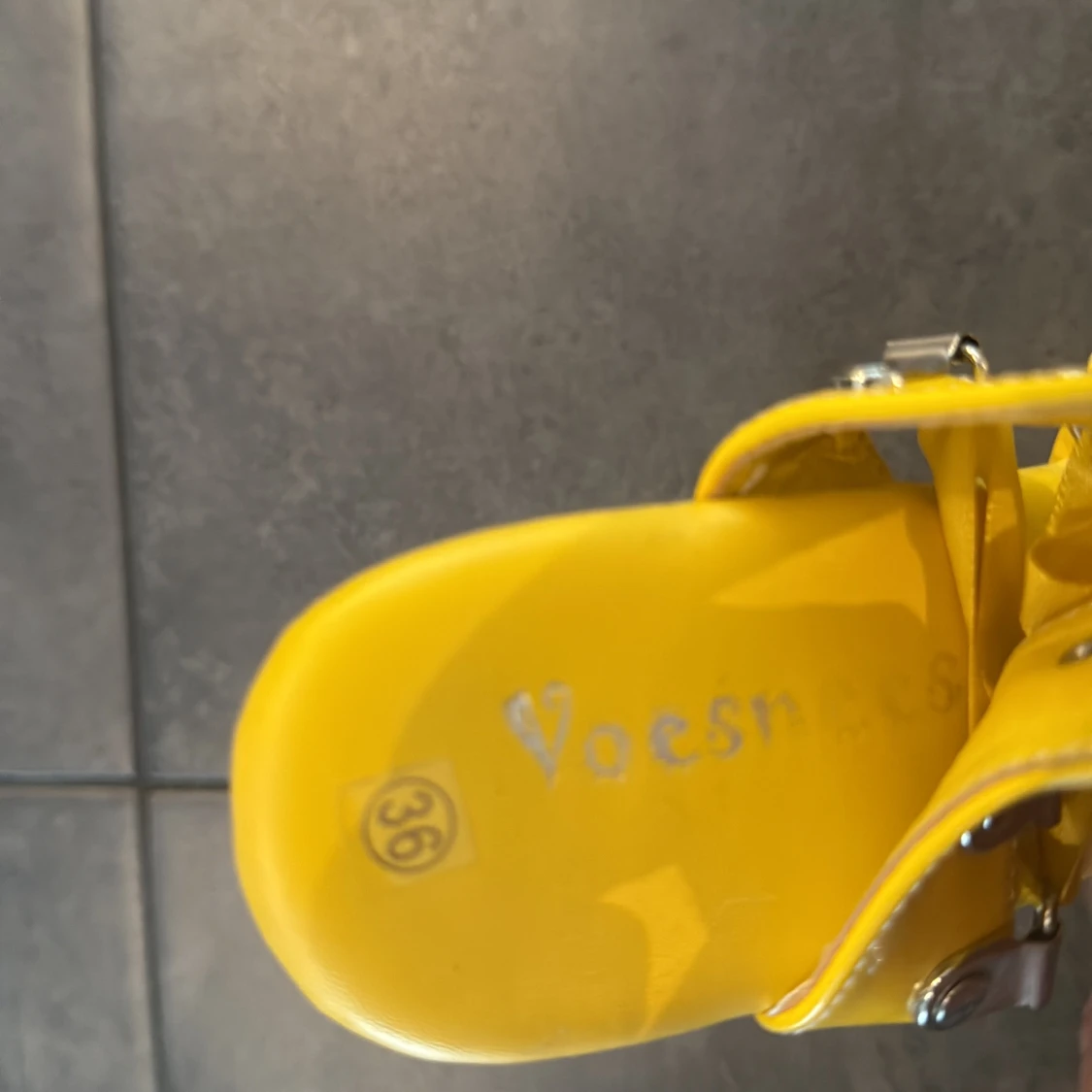 Gula platåsandaler 15cm klack med snörning - 2