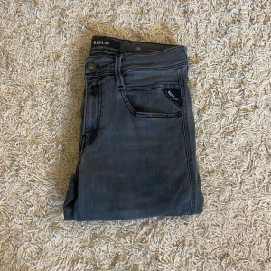 Replay anbass  - Replay anbass 🙌 | storlek: 28/30 | Skick: Mycket bra utan defekter| Först till kvarn! 🙋‍♂️