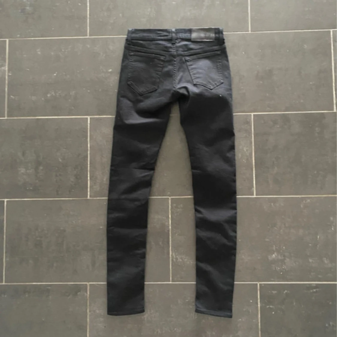 Svarta Slim jeans från Tiger of Sweden - 2