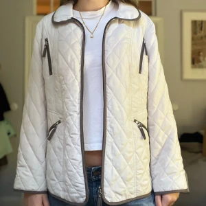 Höstjackan  - Supersöt höstjacka, sitter som en s/m💕💕