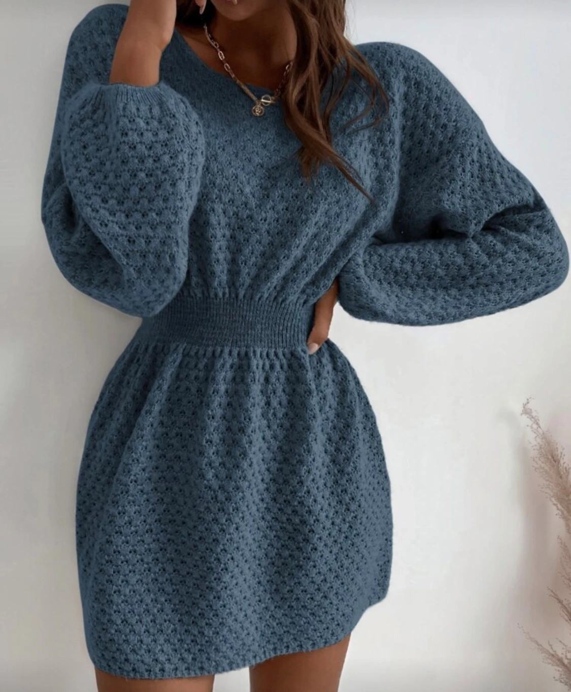 Blå stickad kortklänning 