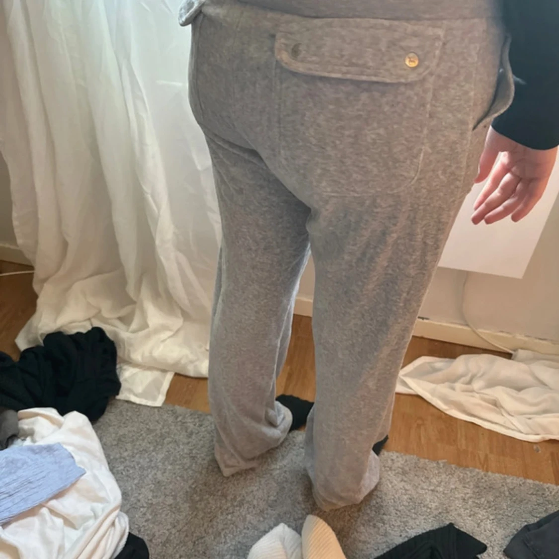 Grå mjukisbyxor med fickor från juicy - 1