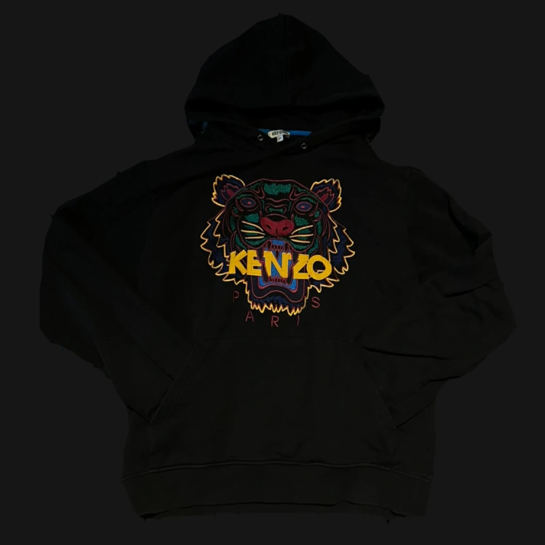 Svart Kenzo hoodie med tigerbrodyr