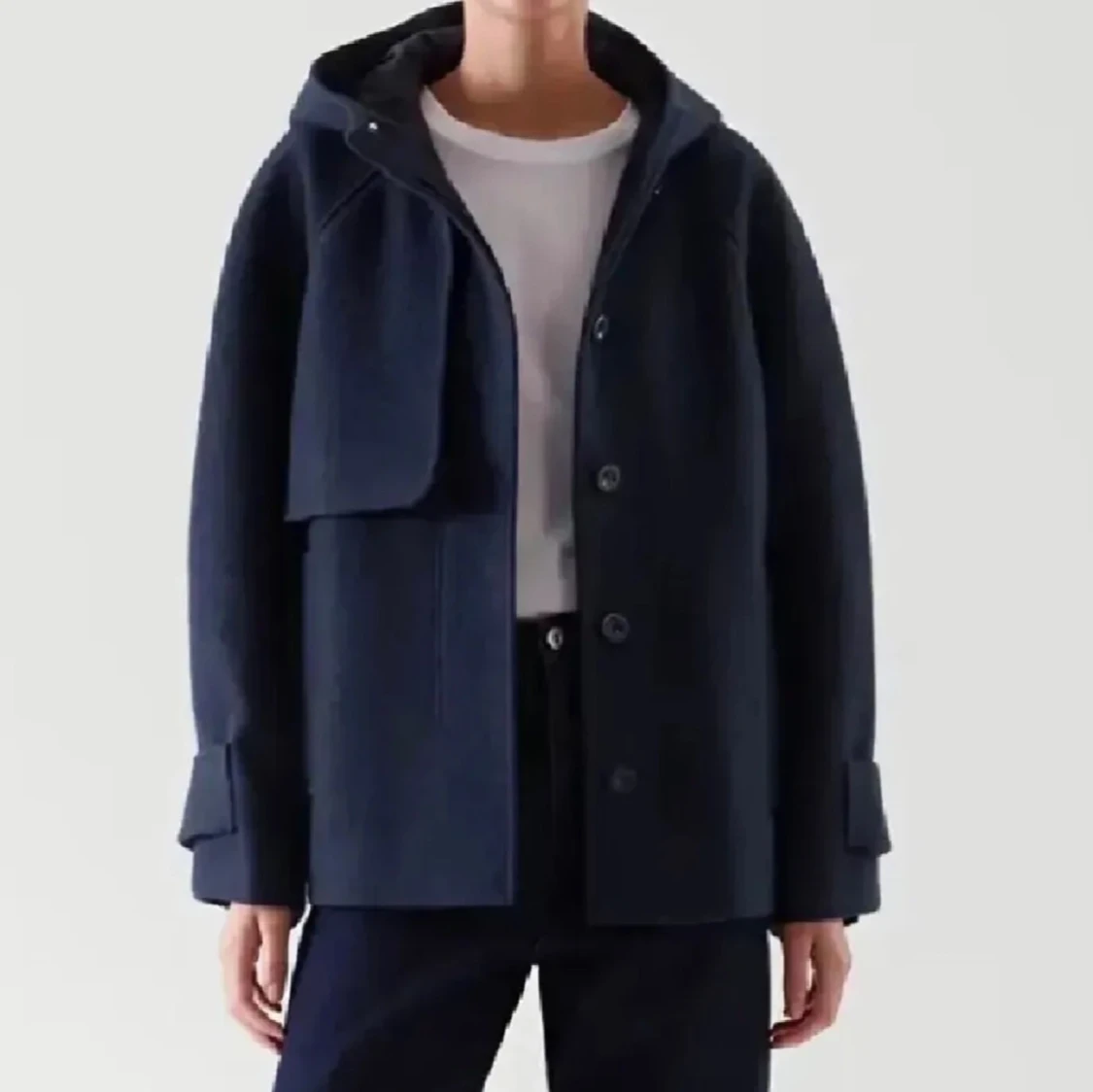 SÖKER DENNA JACKA FRÅN COS