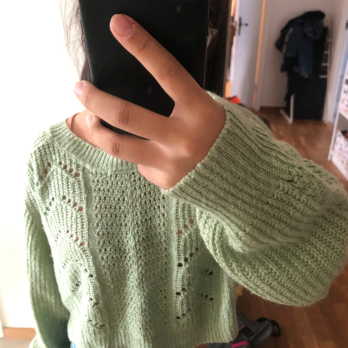 Croppad ljusgrön stickad tröja