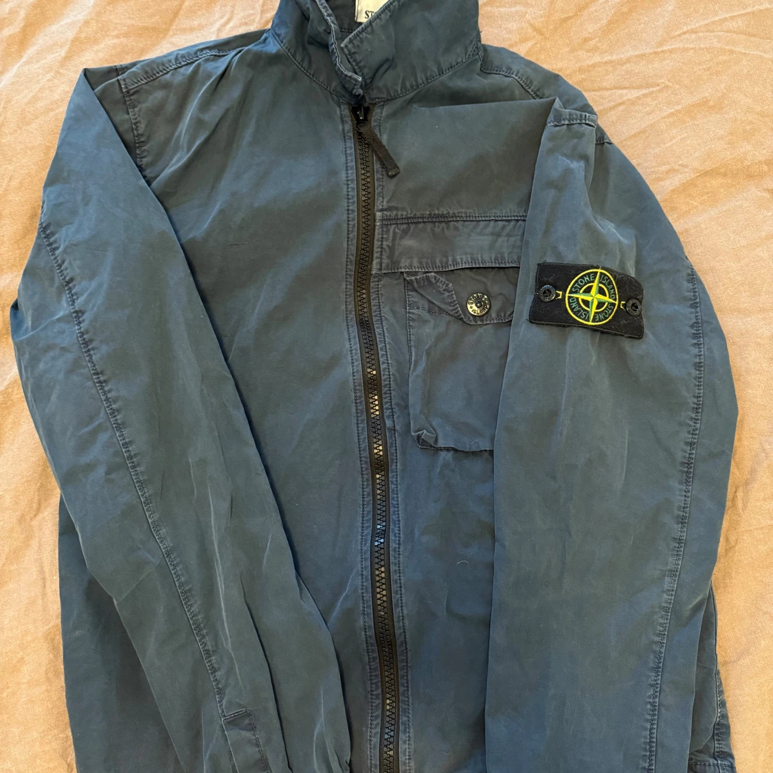 Mörkblå vindjacka från Stone Island - 1