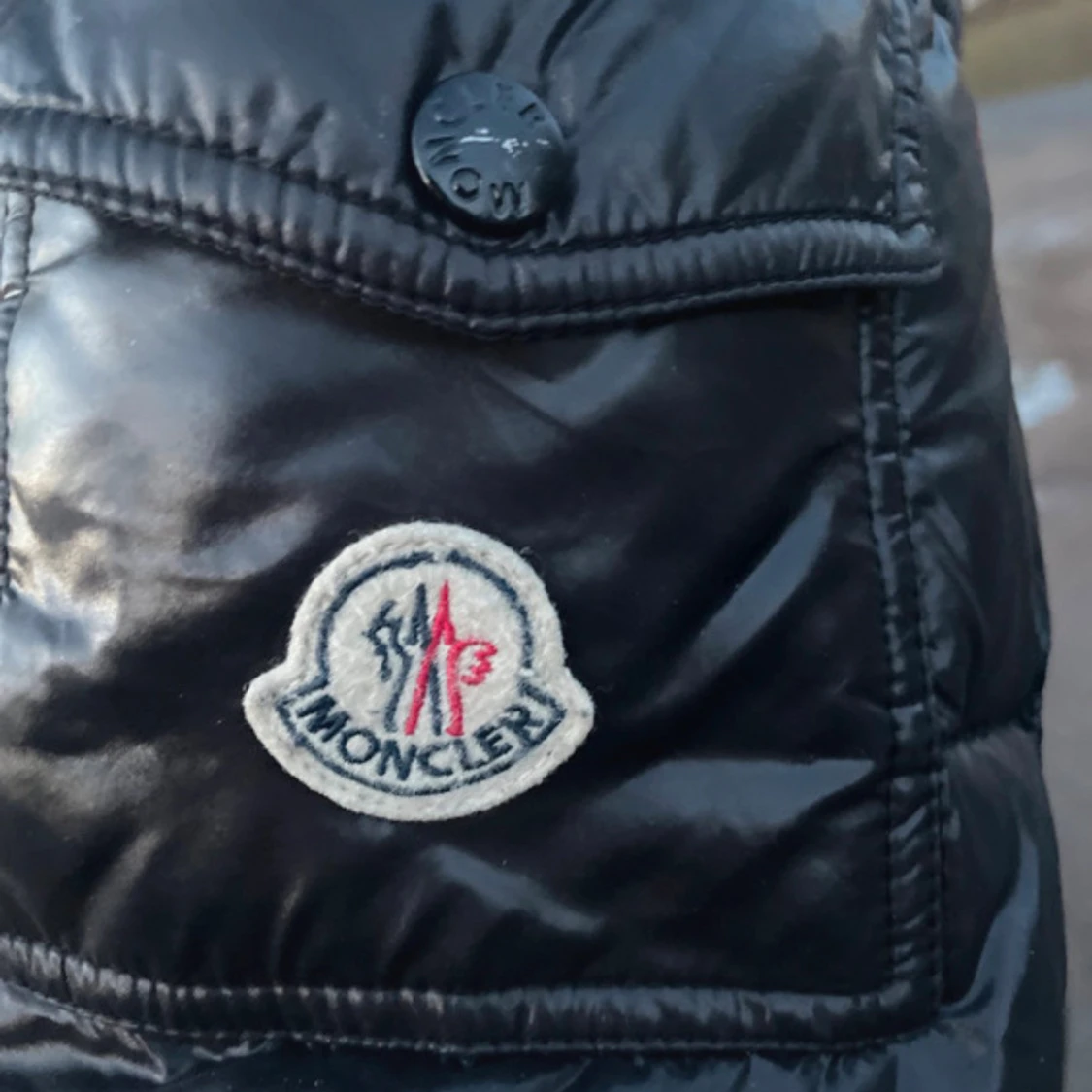 Svart Moncler pufferjacka med huva - 2