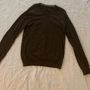 Stickad tröja - Brun stickad Gant tröja. Storlek S.