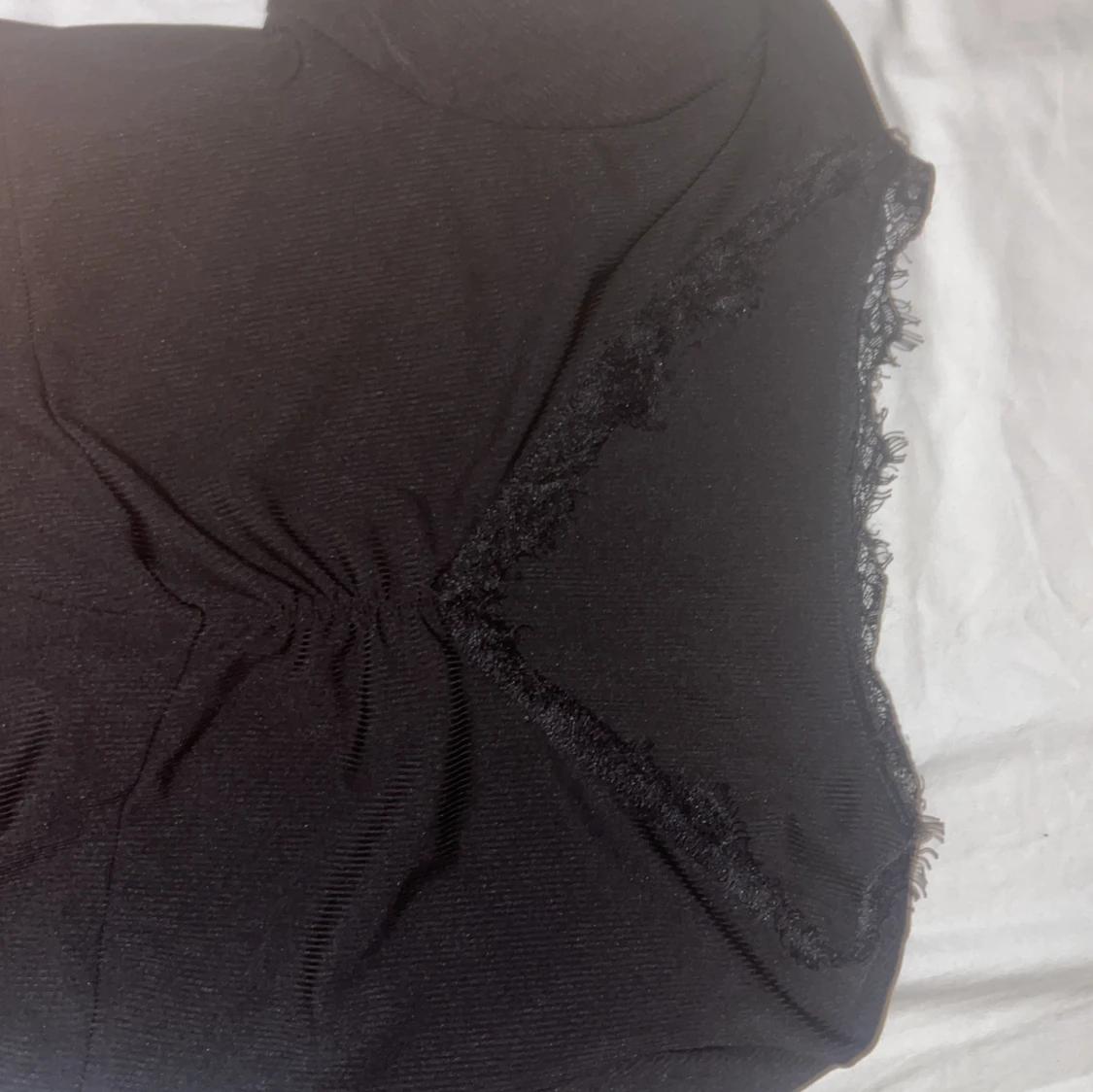 Svart långärmad topp med spets - 1