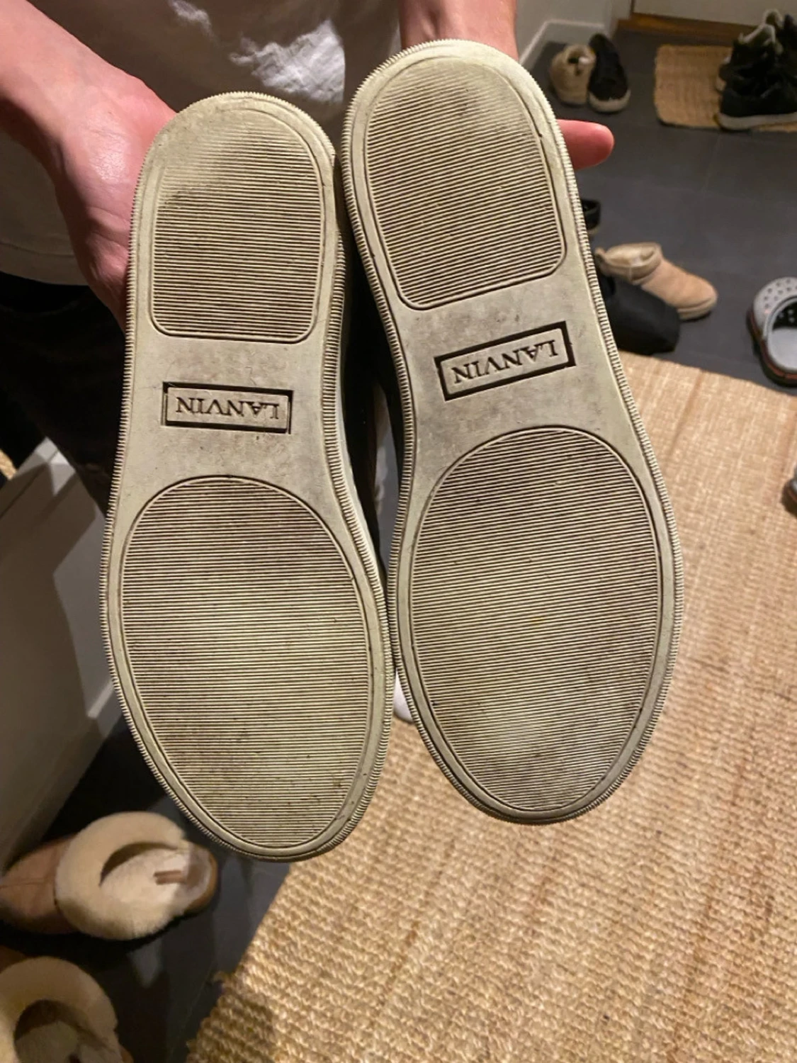 Grå sneakers från Lanvin med lackad tå - 4