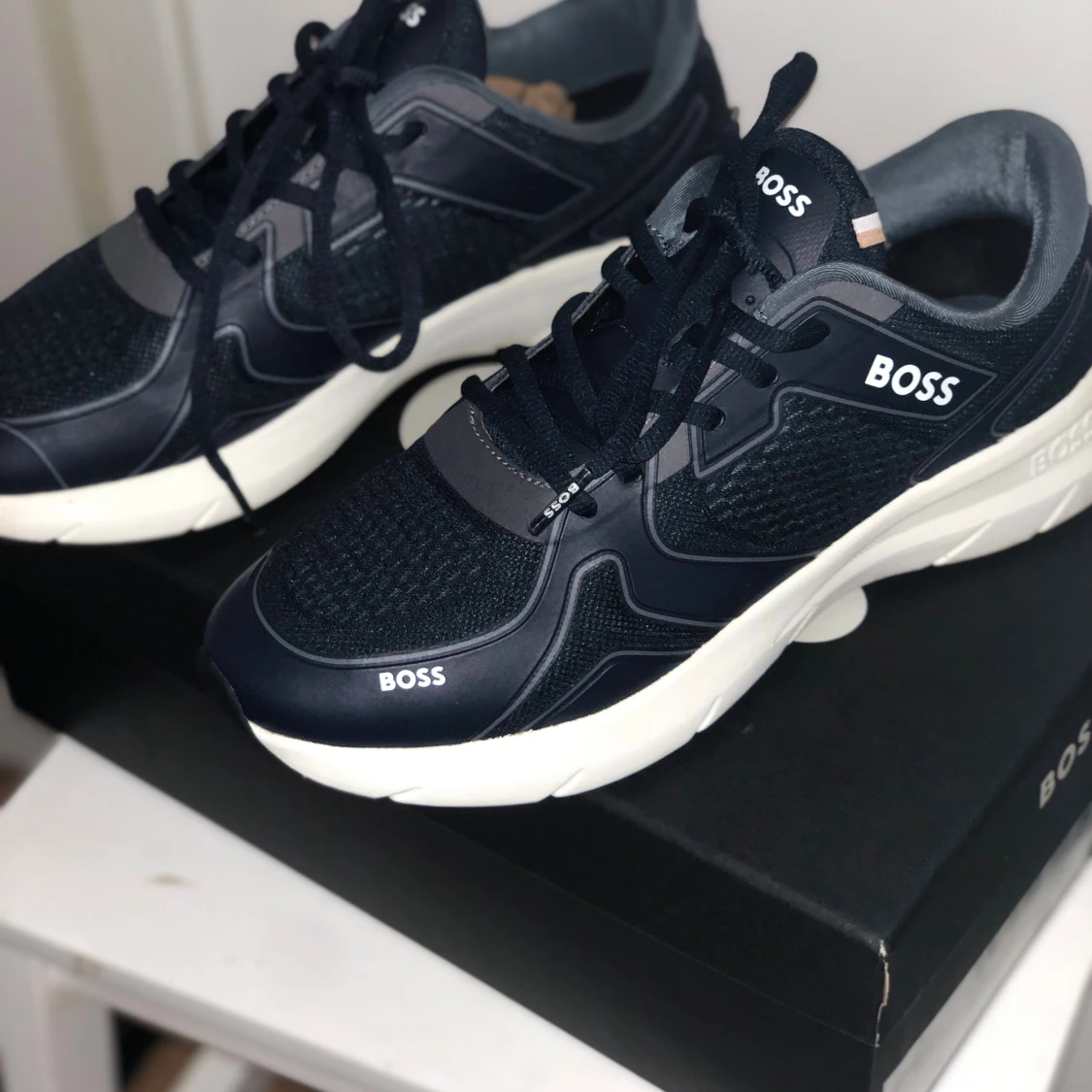 Marinblå sneakers från BOSS - 3