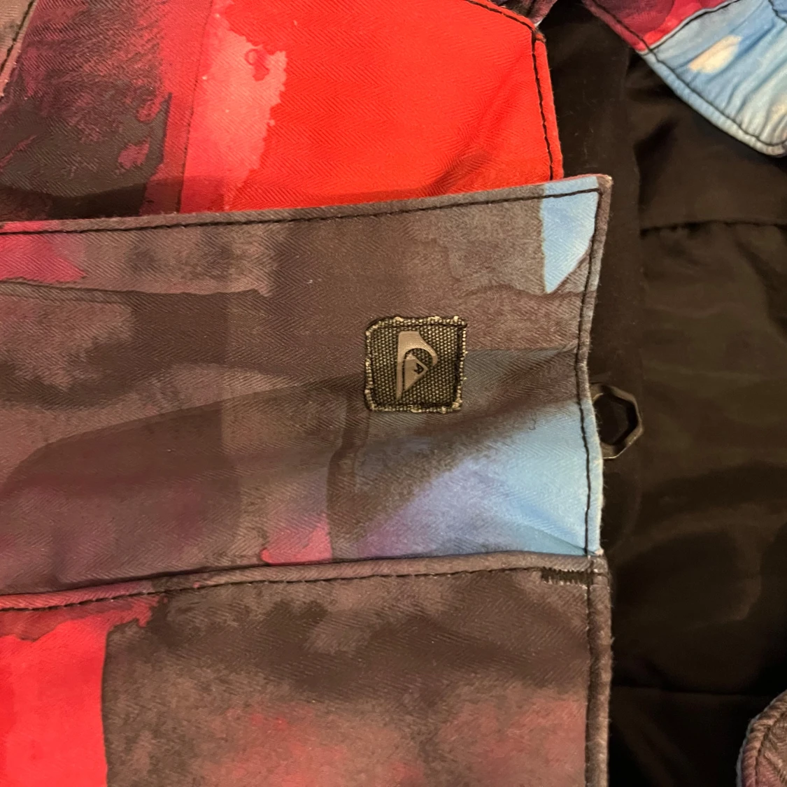 Quiksilver färgstark vindjacka med huva - 4