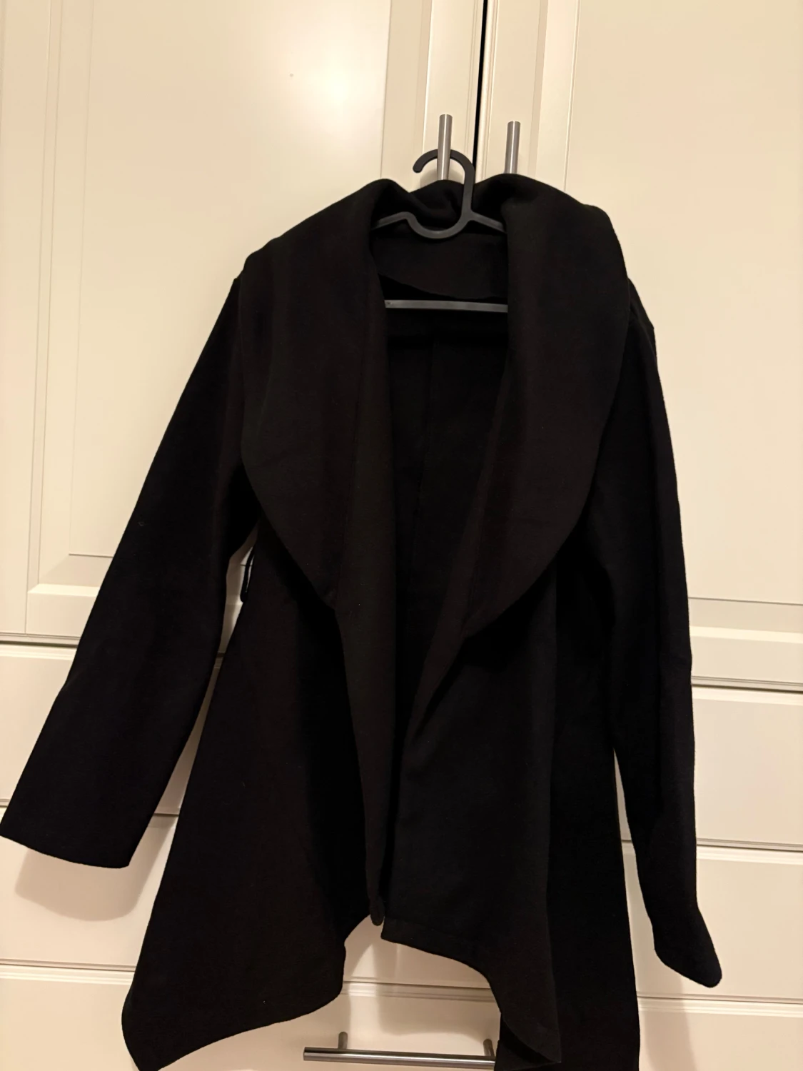 Svart omlott cardigan jacka