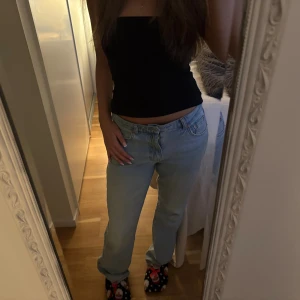 ljusblåa bootcut jeans från Gina  - Ljusblå bootcut jeans från Gina💕