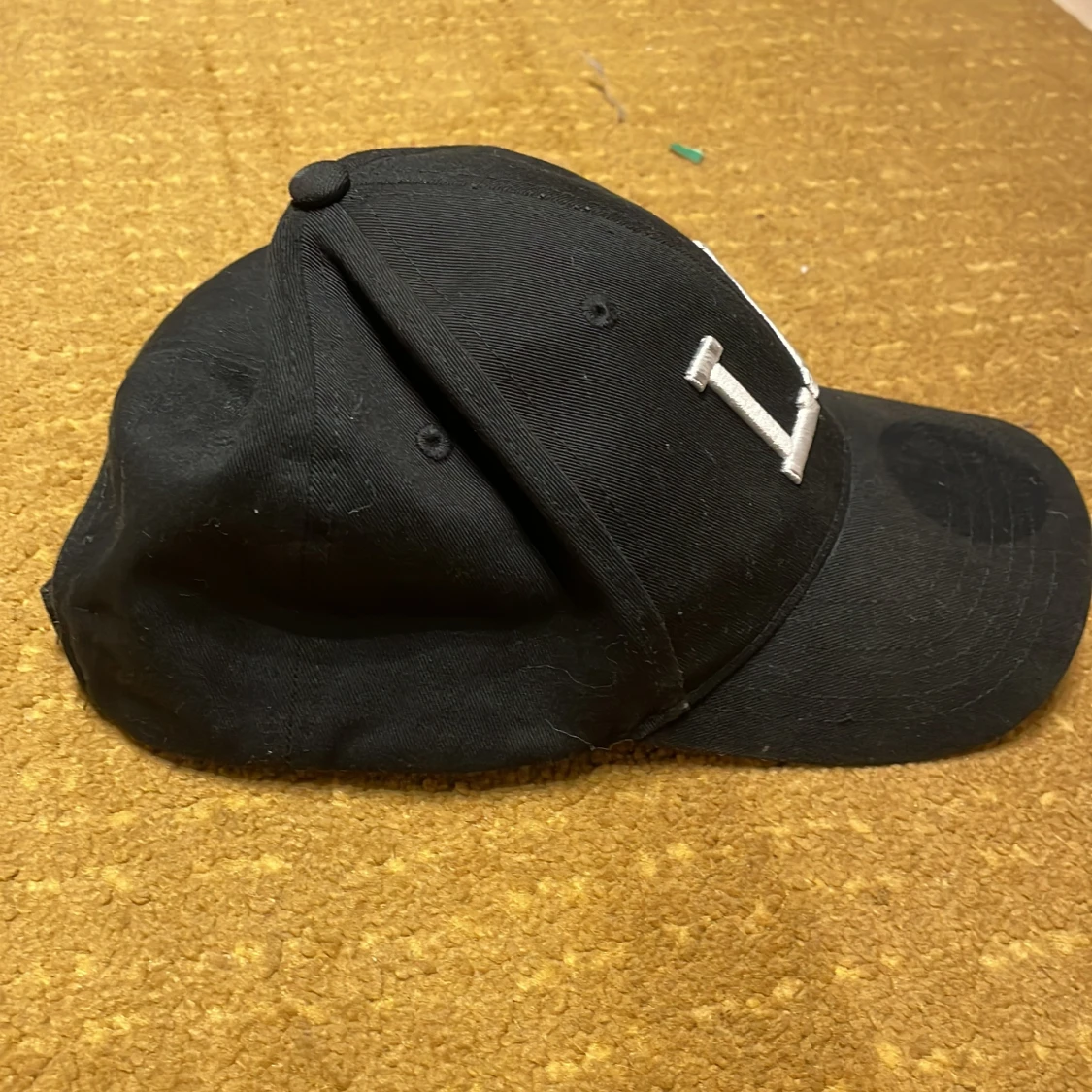Svart keps med L.A. - 2