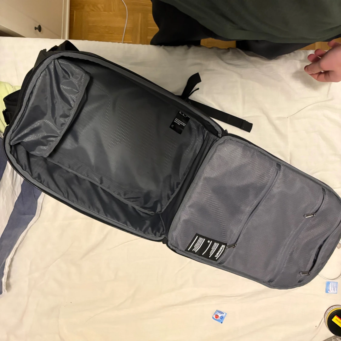 Svart ryggsäck från Db  - 4