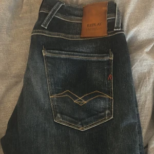 Replay anbass jeans blå 29/30 - Nytt skick, ordinarie pris 1500:-
