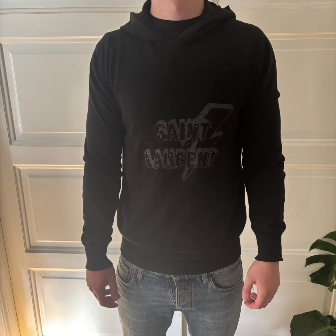 Svart Saint Laurent hoodie med blixt