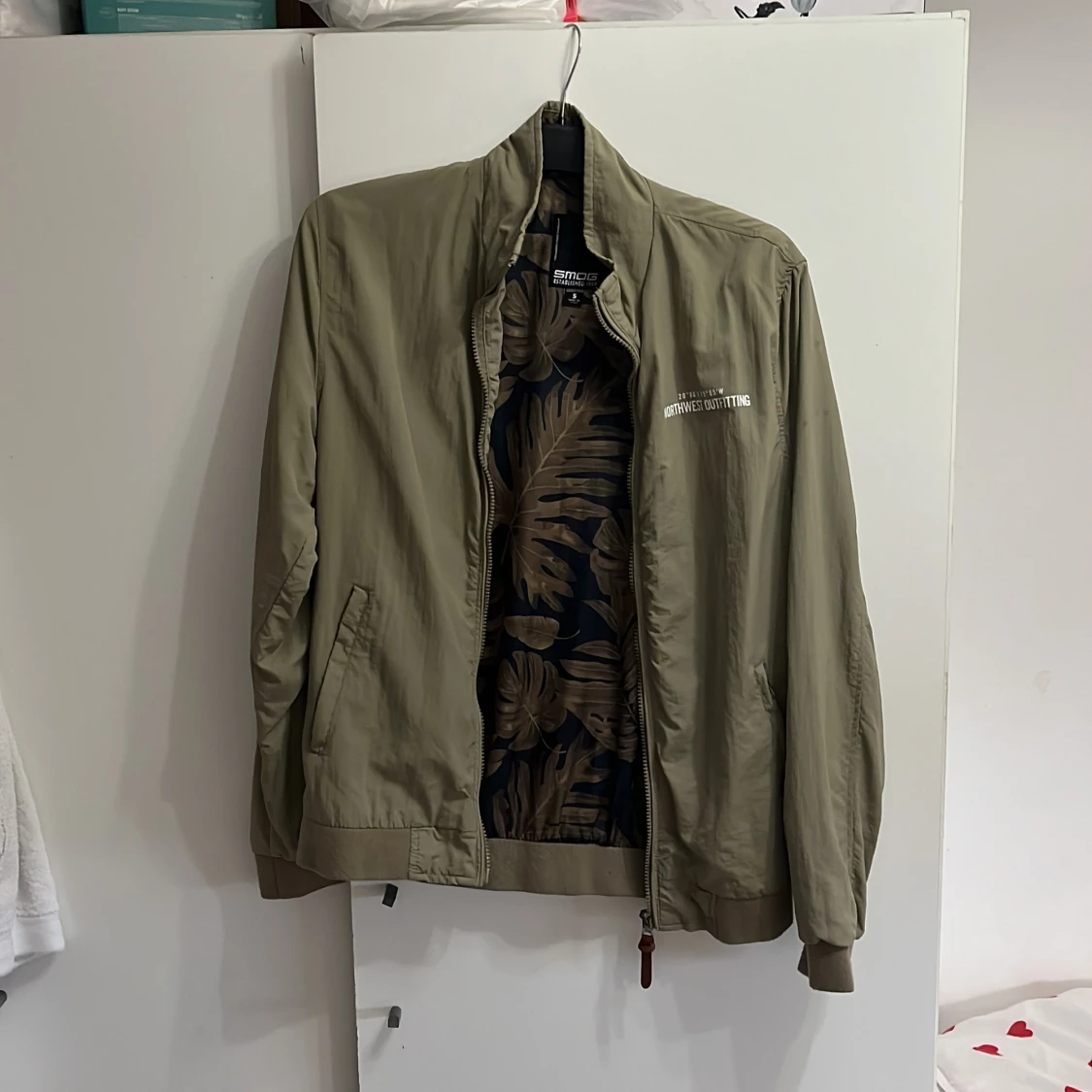 Olivgrön vindjacka från Smog - 2