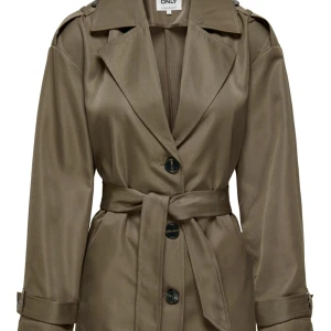 Brun trenchcoat från ONLY med bälte -  brun trenchcoat från ONLY, använd en gång så med andra ord nästen helt ny.🤎
