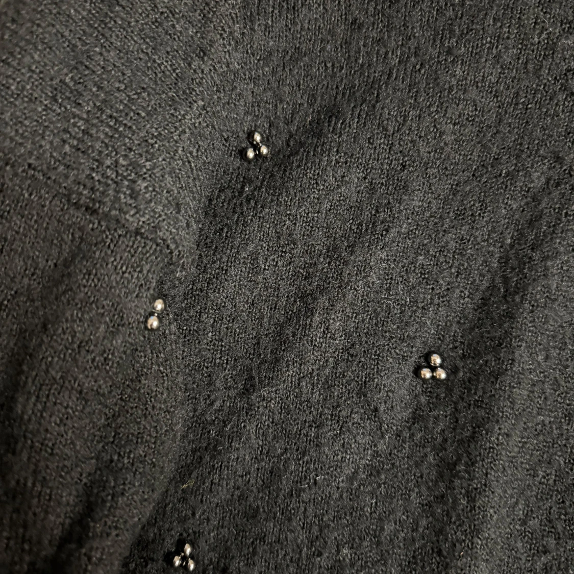 Svart stickad tröja  - 2