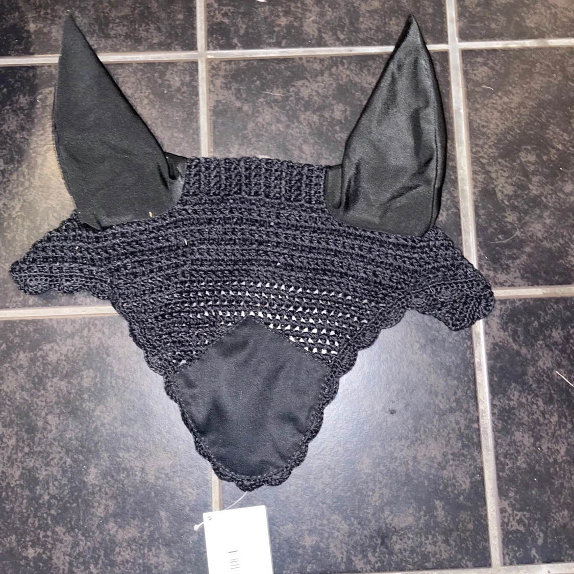 Svart huva för häst