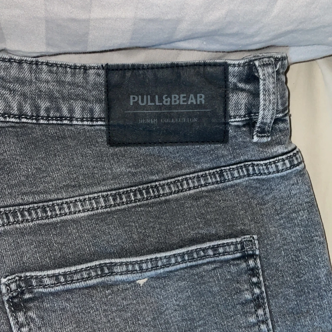 Nya pull and bear jeans med storlek 44 EUR - 2