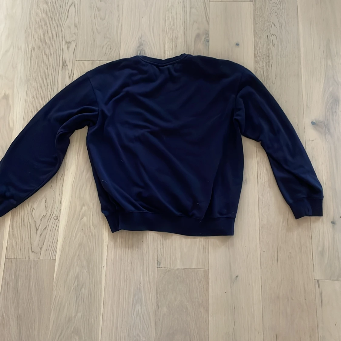 Mörkblå sweatshirt från H&M XS - 1