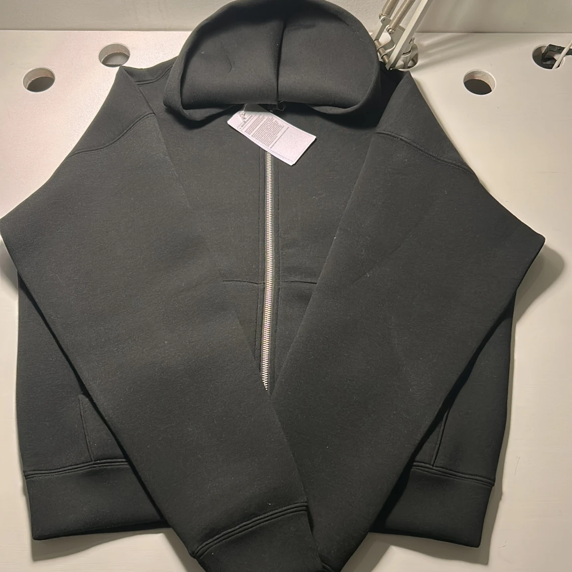 Boxy zip up hoodie weekday