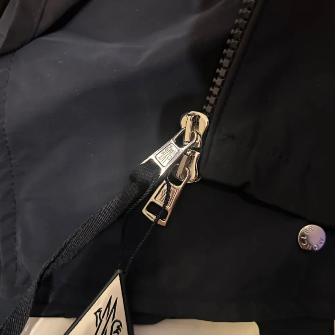 Mörkblå vindjacka från Moncler - 2