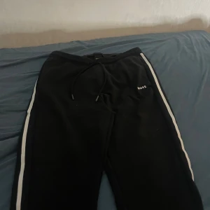 Boss byxor  - Användes några gånger men annars okej skick