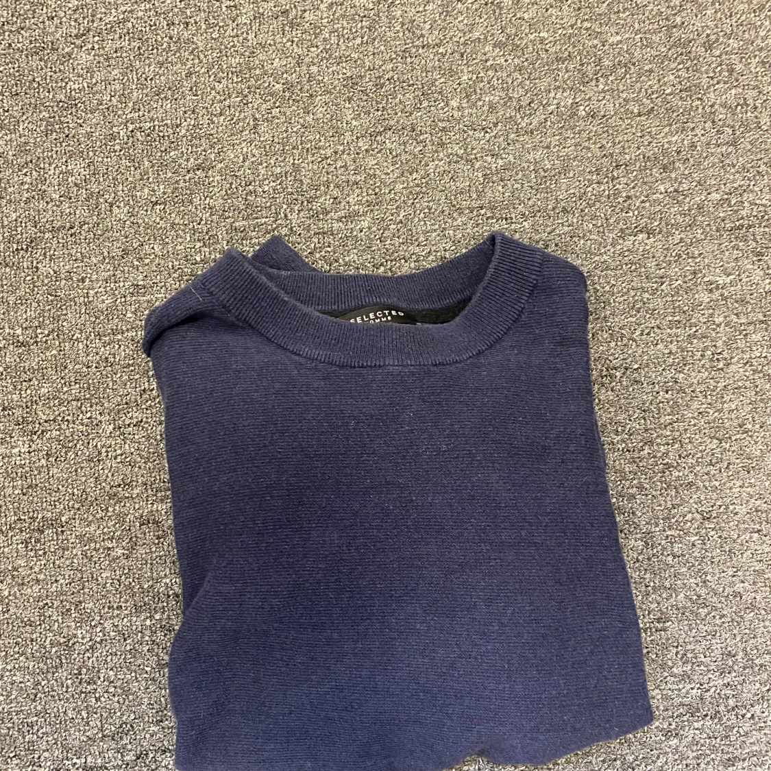 Mörkblå stickad tröja Selected Homme