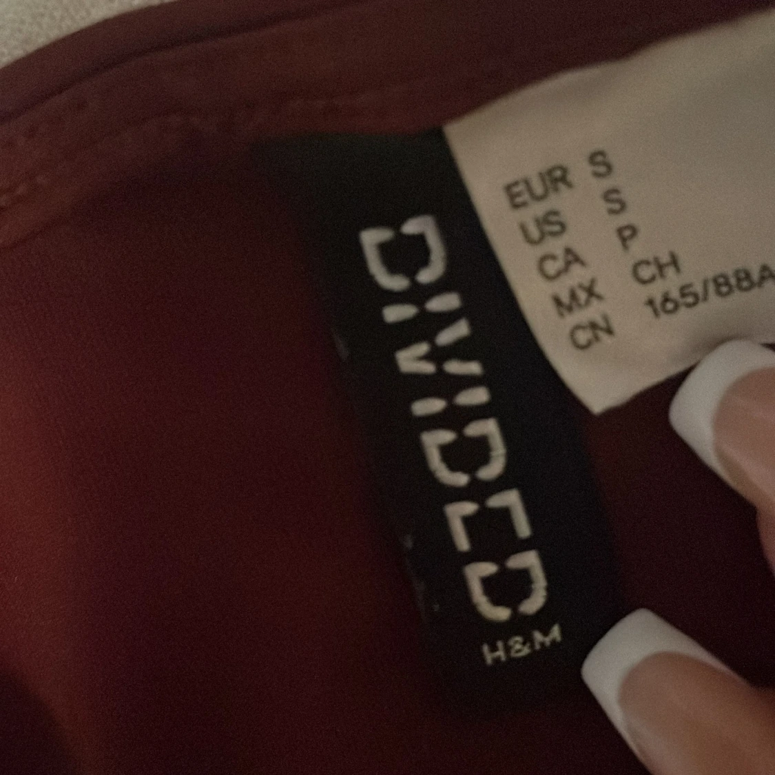 Vinröd omlott linnetopp från H&M Divided - 2